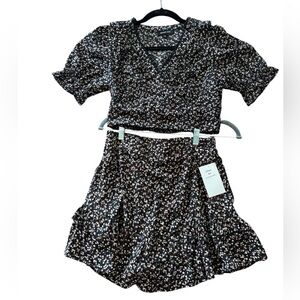 Nwt Floral 2-piece set crop top and skirt set